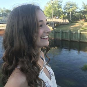 Meet your Posher, Julia